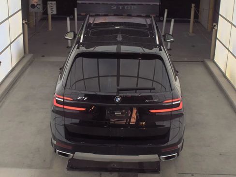 Used 2025 BMW X7 xDrive40i image 4