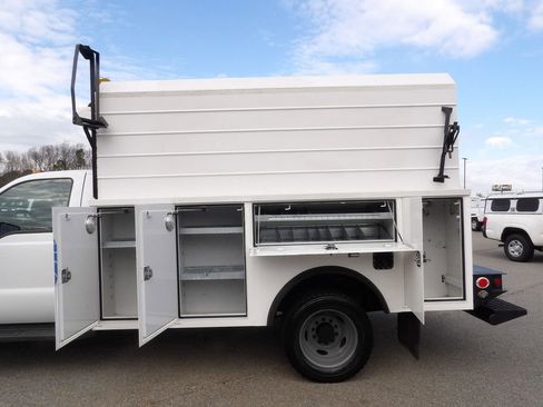 Used 2012 Ford F550 2WD Regular Cab Super Duty w/ Payload Upgrade Pkg image 37