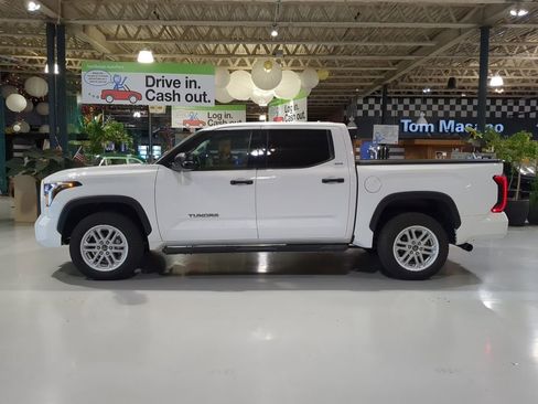 Used 2023 Toyota Tundra SR5 w/ SR5 Convenience Package image 12