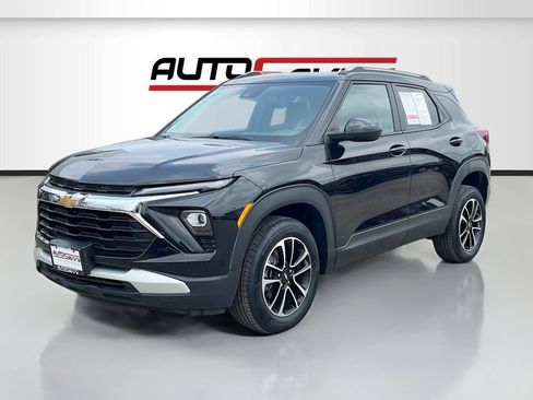 Used 2024 Chevrolet TrailBlazer LT FWD image 3