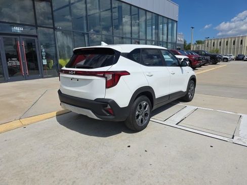 Used 2026 Kia Seltos LX FWD image 4