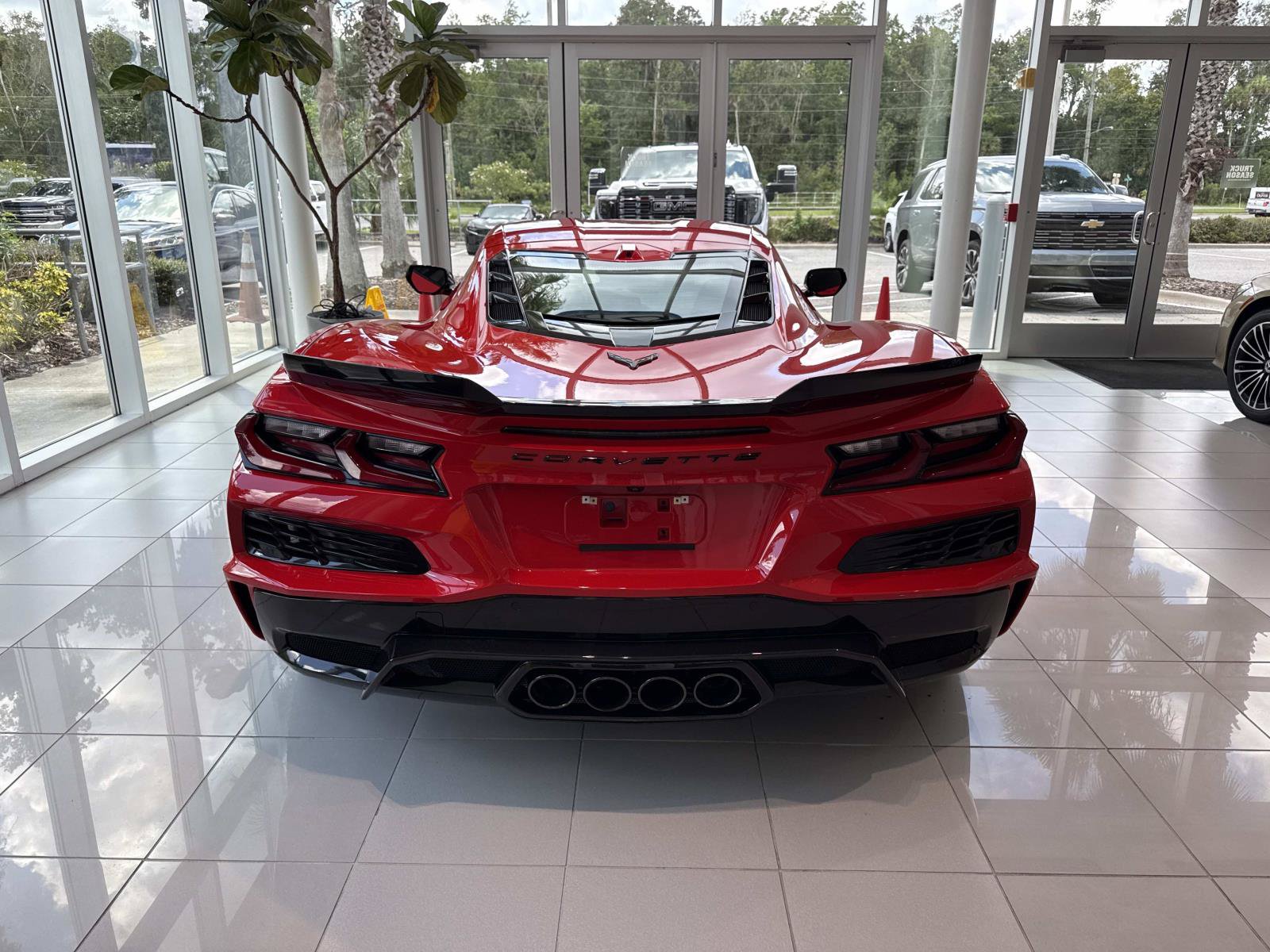 Used 2025 Chevrolet Corvette Z06 RWD image 4