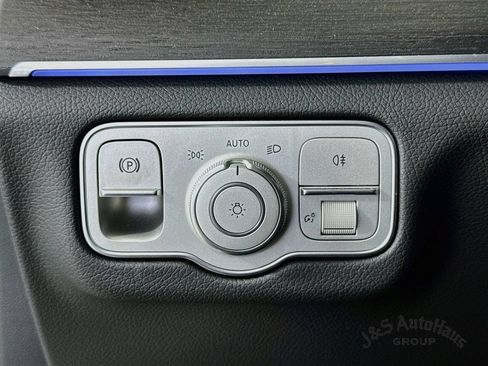 Used 2025 Mercedes-Benz GLS 450 4MATIC w/ AMG Line Exterior image 10
