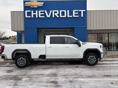 Used 2024 GMC Sierra 3500 SLE w/ SLE Convenience Package image 5