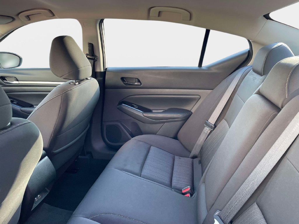 Used 2023 Nissan Altima 2.5 SV FWD image 15
