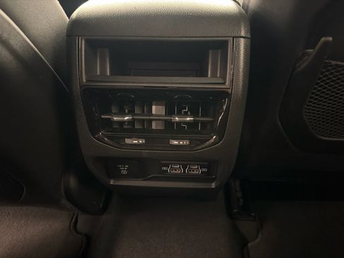 Used 2024 Jeep Grand Cherokee Laredo X w/ Luxury Tech Group I AWD/4WD image 24