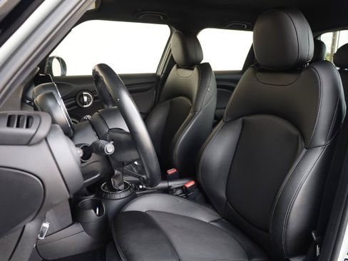 Used 2015 MINI Cooper 4-Door Hardtop FWD image 18