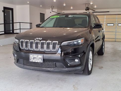 Used 2019 Jeep Cherokee Latitude w/ Popular Appearance Group FWD image 21