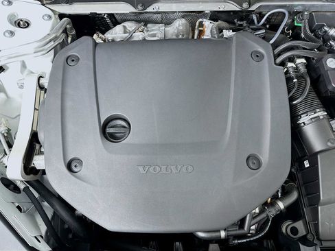 New 2026 Volvo XC90 B6 Plus w/ Protection Package image 30