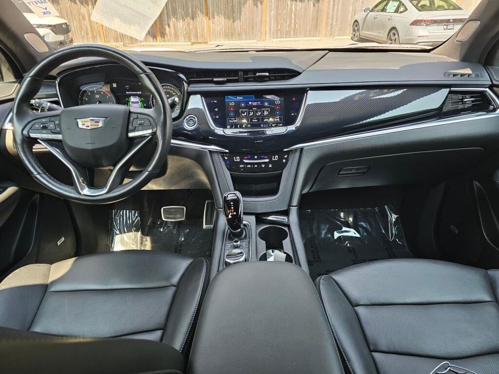 Used 2024 Cadillac XT6 Sport w/ Technology Package AWD/4WD image 23