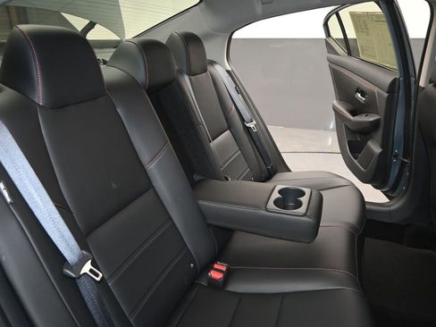 Certified 2025 Nissan Sentra SR w/ SR Premium Package image 27