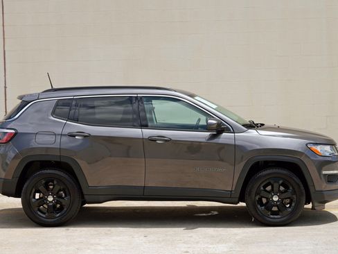 Used 2020 Jeep Compass Latitude w/ Cold Weather Group AWD/4WD image 48
