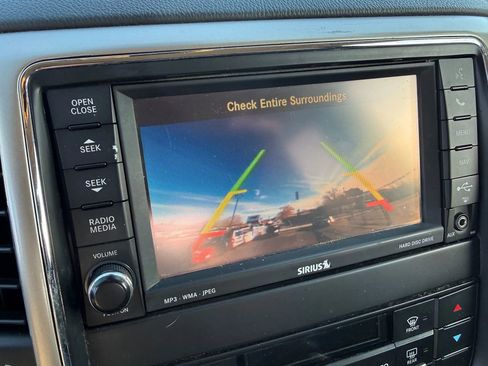 Used 2013 Jeep Grand Cherokee Overland image 17