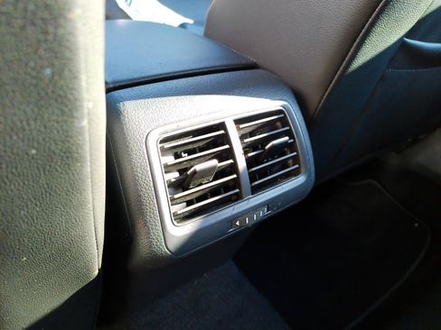 Used 2015 Volkswagen Golf TDI FWD image 27