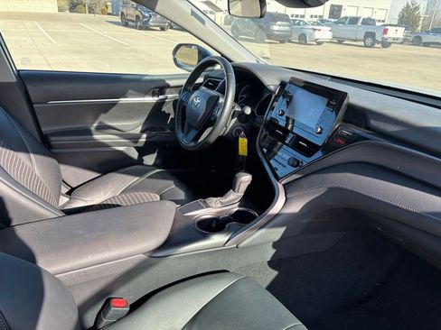 Used 2024 Toyota Camry SE image 15