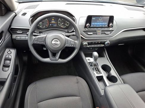 Used 2023 Nissan Altima 2.5 S image 12