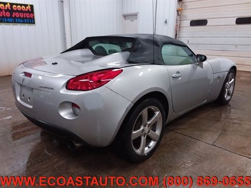 Used 2007 Pontiac Solstice Convertible w/ Premium Package image 3