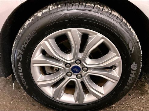 Used 2020 Ford Edge Titanium w/ Equipment Group 301A image 9