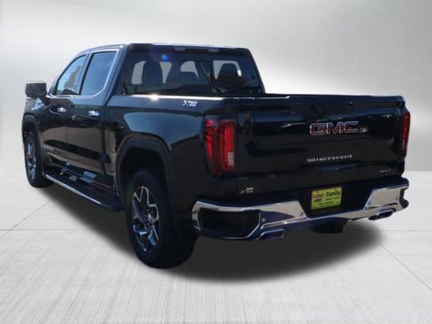 New 2026 GMC Sierra 1500 SLT image 5