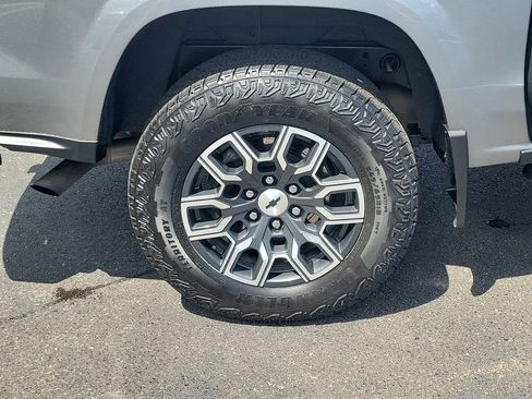 Used 2023 Chevrolet Colorado Z71 w/ Z71 Convenience Package 2 AWD/4WD image 7