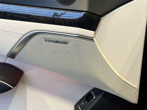 Used 2017 Mercedes-Benz SL 550 image 20