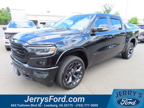 Used 2020 RAM 1500 Limited w/ Black Appearance Package AWD/4WD image 3