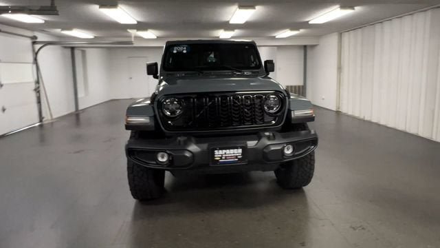 Used 2024 Jeep Gladiator Sport AWD/4WD image 3