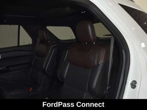Used 2021 Ford Explorer Platinum w/ Equipment Group 601A AWD/4WD image 35