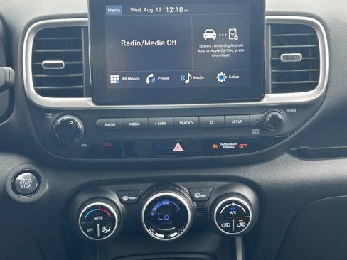 Used 2026 Hyundai Venue SEL FWD image 8