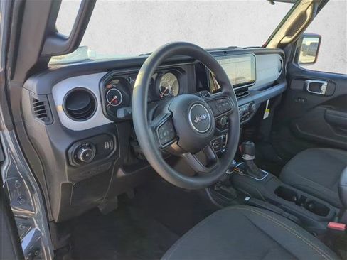Used 2025 Jeep Wrangler Sport image 10