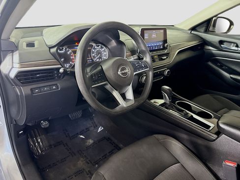 Used 2023 Nissan Altima 2.5 SV FWD image 23