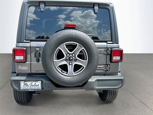 Used 2022 Jeep Wrangler Unlimited Sport AWD/4WD image 5