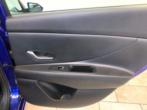 Used 2024 Hyundai Elantra SEL image 40