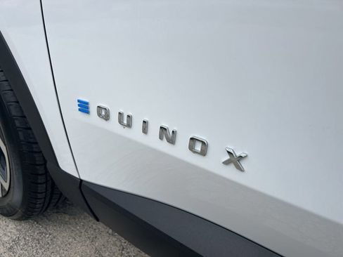 New 2026 Chevrolet Equinox EV LT image 32