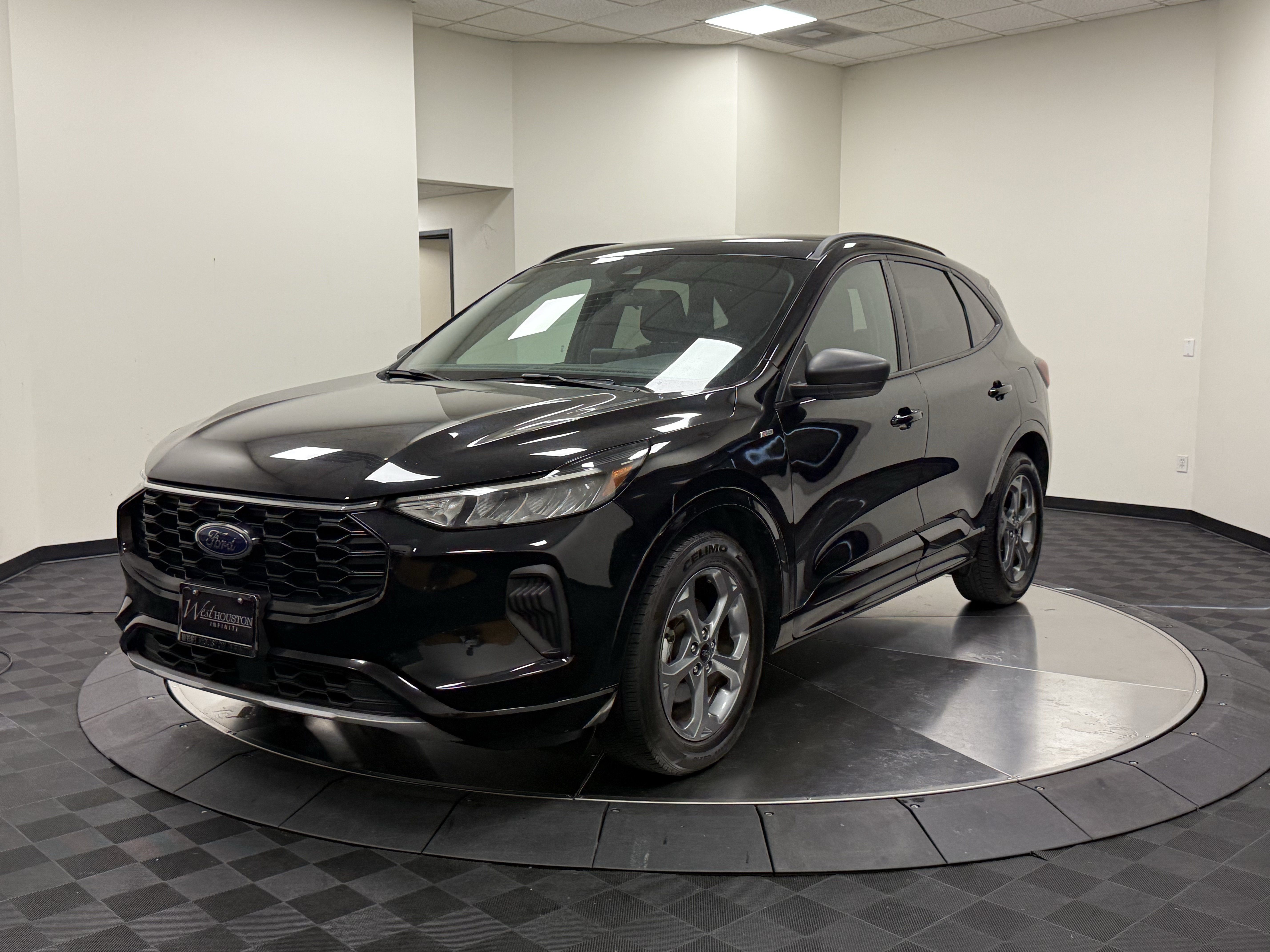 Used 2024 Ford Escape ST-Line FWD image 3