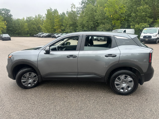 Used 2025 Nissan Kicks S FWD image 5