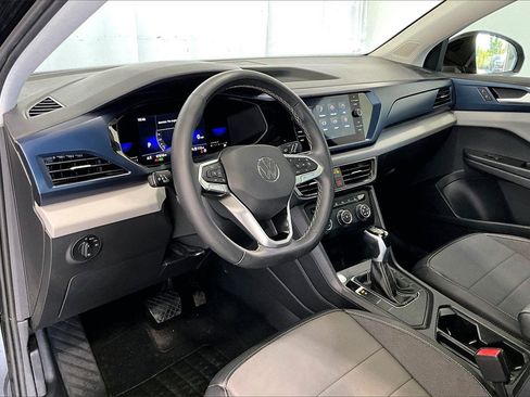 Used 2022 Volkswagen Taos SE w/ Panoramic Sunroof Package image 14
