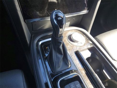 Used 2024 INFINITI QX80 Sensory image 24