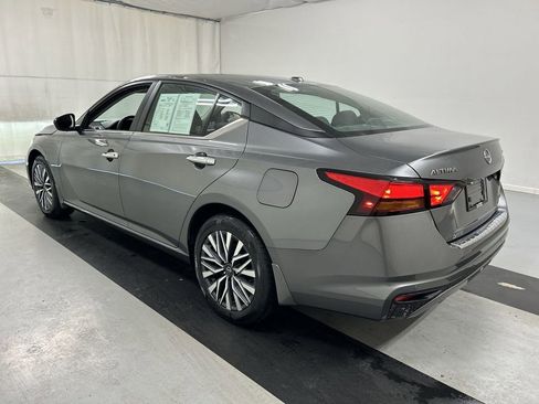 Used 2023 Nissan Altima 2.5 SV image 7
