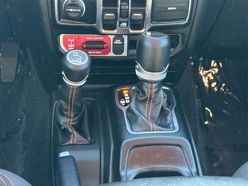 Used 2022 Jeep Gladiator Mojave image 20