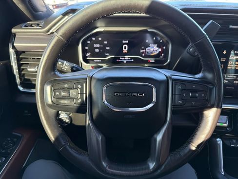 Used 2024 GMC Sierra 2500 Denali Ultimate AWD/4WD image 30