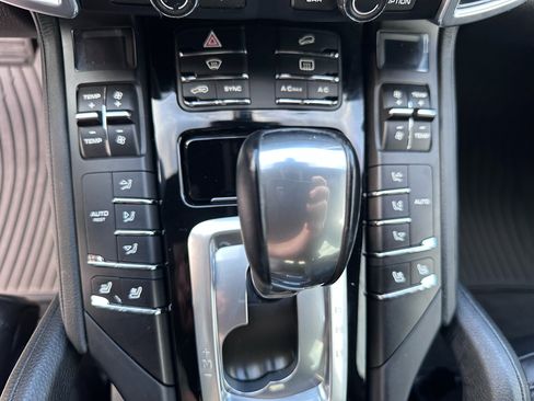 Used 2016 Porsche Cayenne image 29