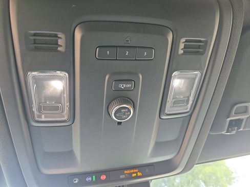 Used 2024 Chevrolet Suburban LT AWD/4WD image 39
