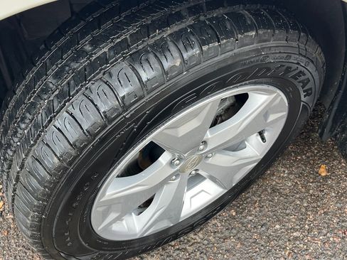 Used 2015 Subaru Forester 2.5i Premium w/ All-Weather Package image 23