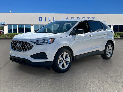 Certified 2024 Ford Edge SE image 3