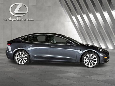 Used 2020 Tesla Model 3 Standard Range Plus image 4