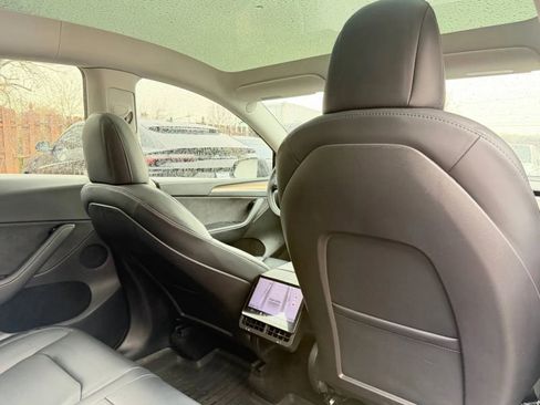 Used 2022 Tesla Model Y Performance image 26