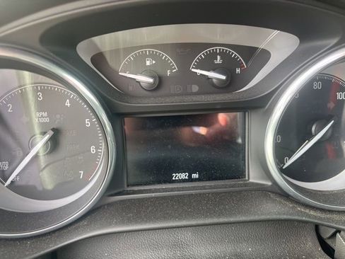 Used 2019 Buick Envision Essence image 8