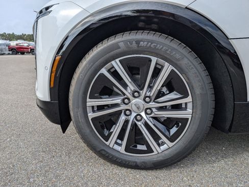 New 2025 Cadillac Lyriq Luxury w/ LPO, Floor Liner Package image 30