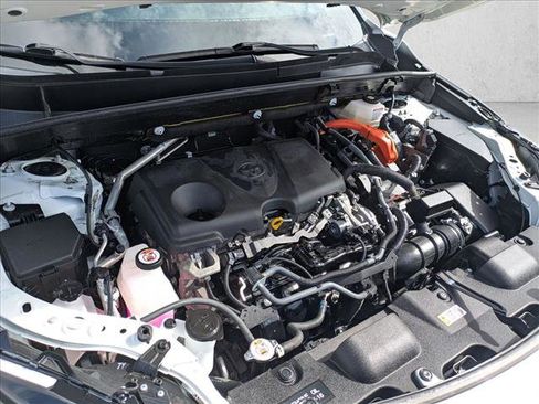 Used 2022 Toyota Venza LE image 28